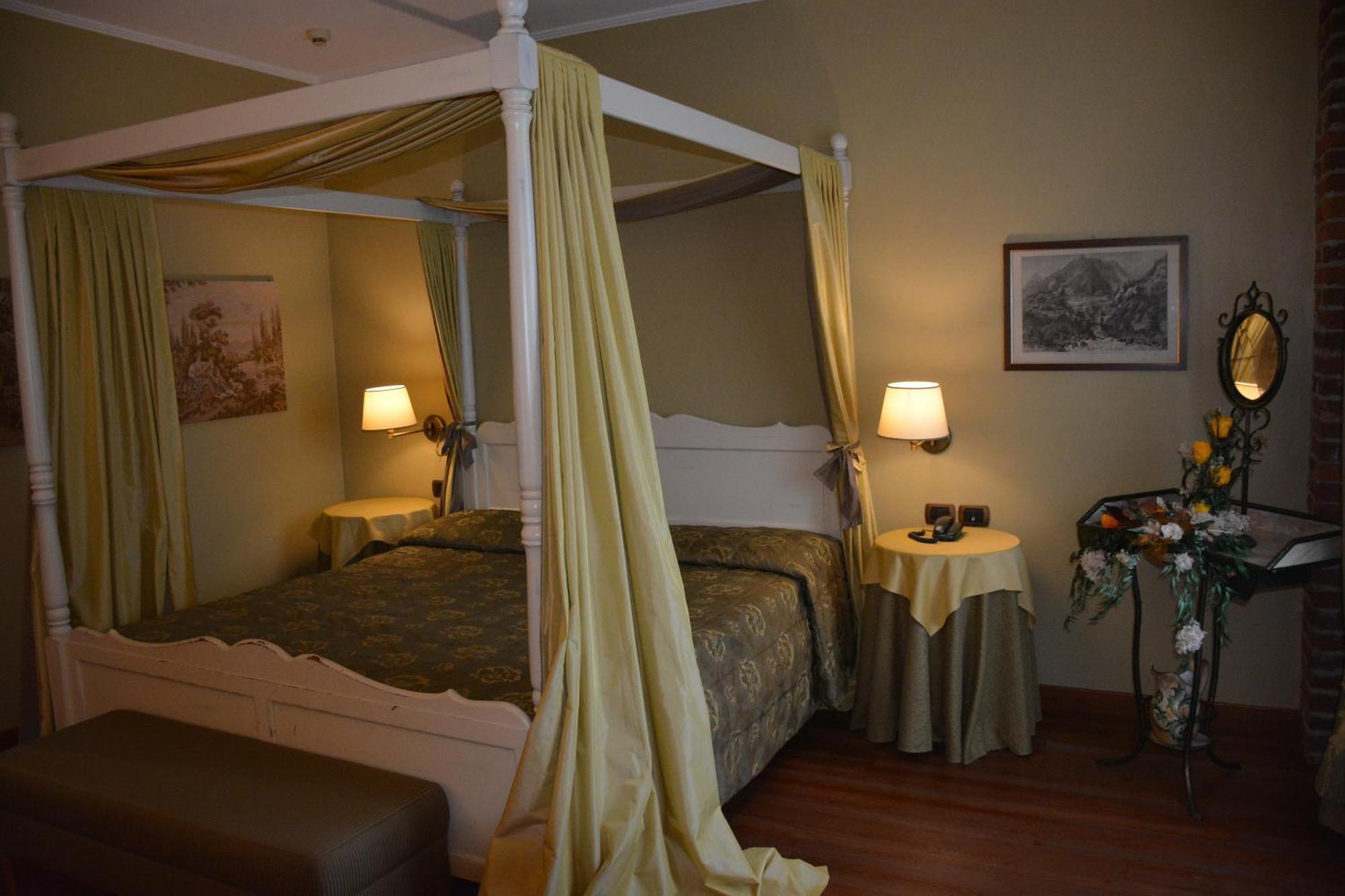 Romantic Hotel Furno San Francesco al Campo Exterior foto