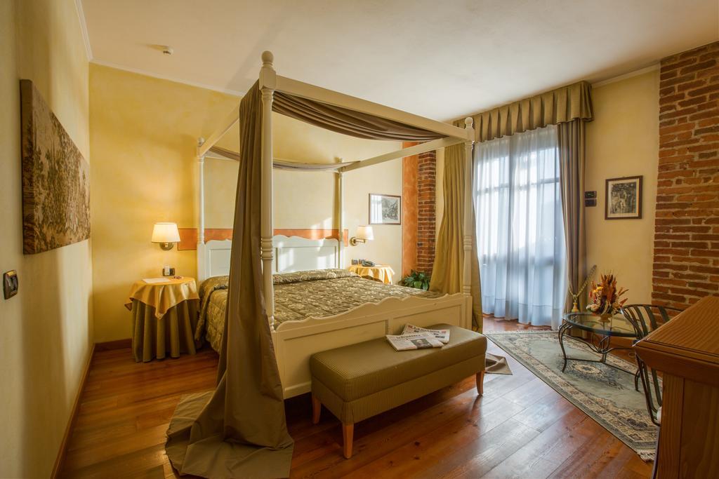 Romantic Hotel Furno San Francesco al Campo Exterior foto