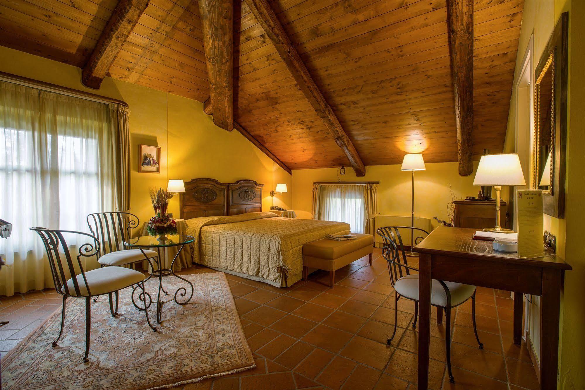 Romantic Hotel Furno San Francesco al Campo Exterior foto